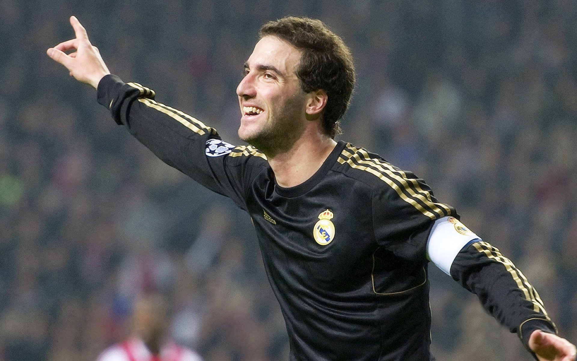 欧冠淘汰赛之夜，李刚仁点燃赛场