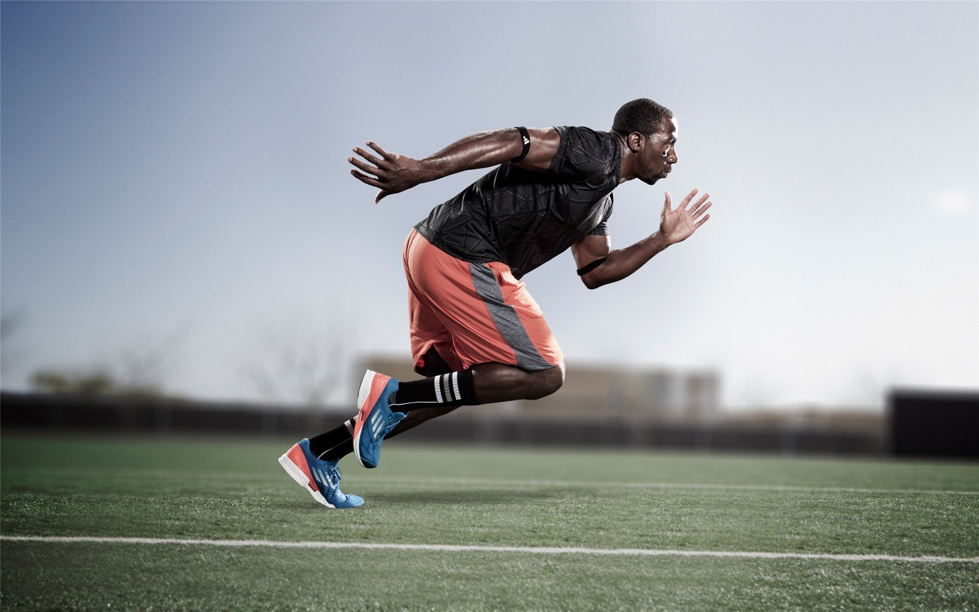 巴黎赛场双重奏，法国队碾压韩国队，郑思维羽球点燃全场