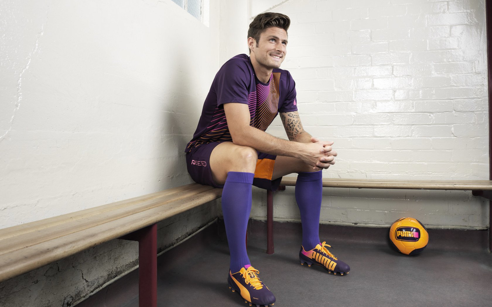 波兰轻取英格兰，贝林厄姆惊艳四座，一场颠覆预言的足球盛宴